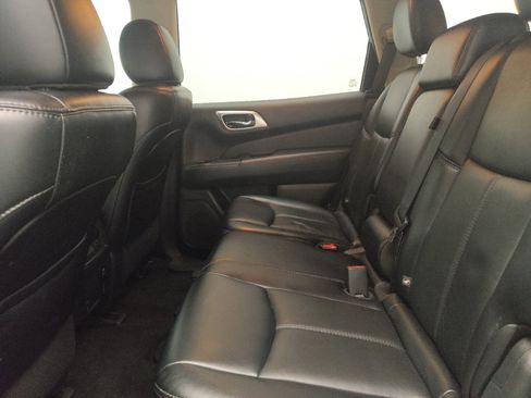 Used 2017 Nissan Pathfinder SL AWD/4WD image 18