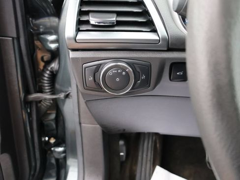 Used 2015 Ford Fusion SE FWD image 31
