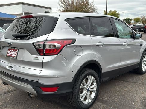 Used 2017 Ford Escape SE image 5