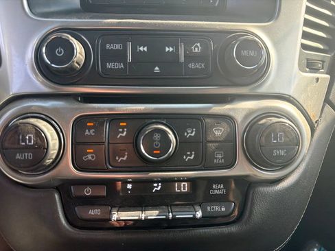 Used 2015 Chevrolet Suburban 2WD image 19