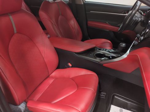 Used 2021 Toyota Camry XSE w/ Cold Weather Package FWD image 11