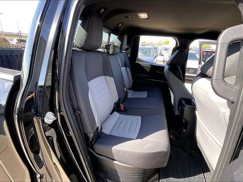 Used 2025 Toyota Tacoma TRD Sport w/ TRD Sport Upgrade Package image 34