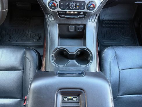 Used 2016 GMC Yukon SLT w/ HD Trailering Package image 32