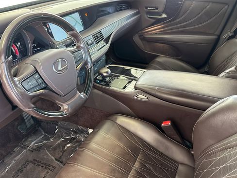 Used 2019 Lexus LS 500 w/ Interior Upgrade Package RWD image 11