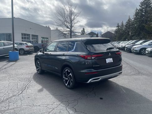Used 2024 Mitsubishi Outlander SE image 6