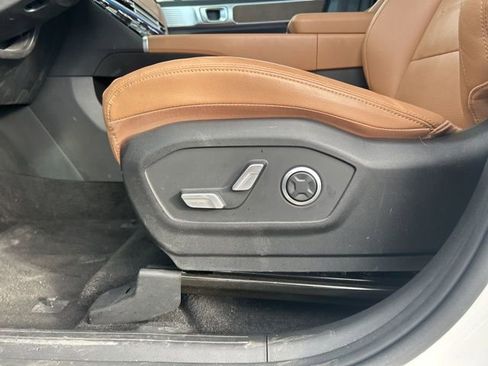 Used 2025 Hyundai Santa Fe Limited AWD/4WD image 13
