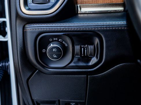 Used 2023 RAM 3500 Limited AWD/4WD image 22
