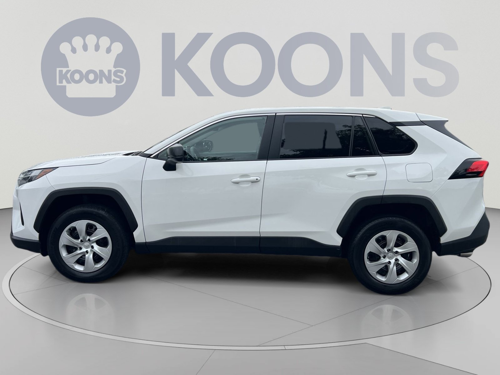 Used 2025 Toyota RAV4 LE AWD/4WD image 2