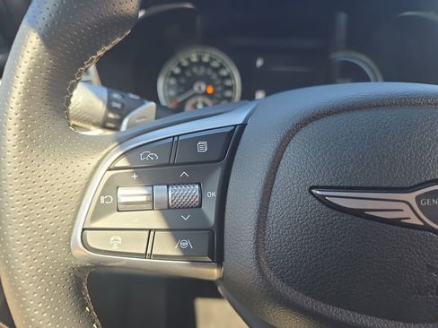 Used 2025 Genesis G70 2.5T RWD image 17