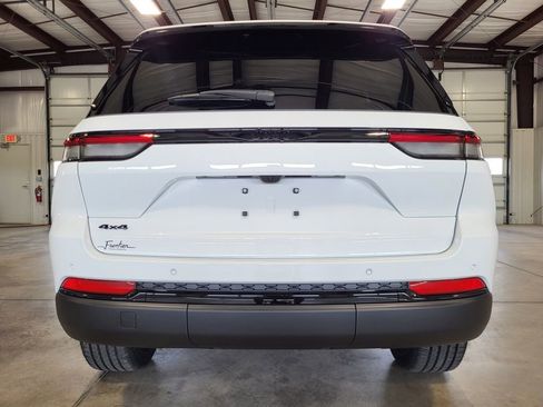 New 2025 Jeep Grand Cherokee Altitude AWD/4WD image 4