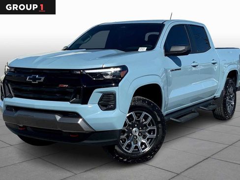 Used 2025 Chevrolet Colorado Z71 image 1