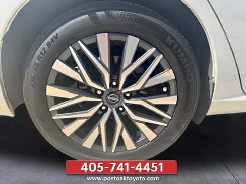 Used 2025 Nissan Altima 2.5 SV FWD image 34