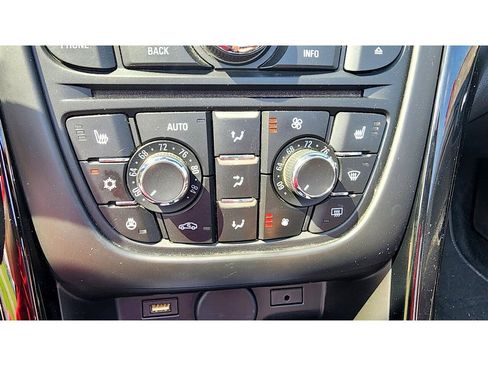 Used 2018 Buick Cascada Premium image 17