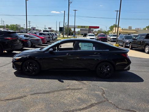 New 2026 Hyundai Elantra SEL Sport Premium FWD image 4