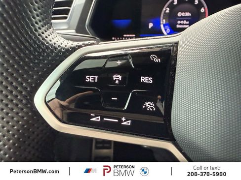 Used 2023 Volkswagen Tiguan SE R-Line image 28