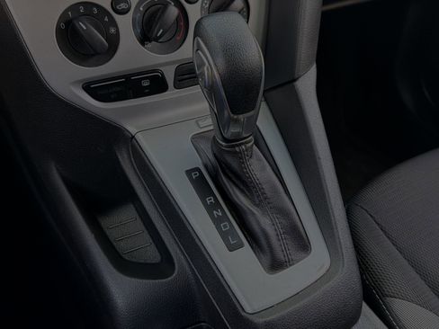 Used 2014 Ford Focus SE FWD image 18