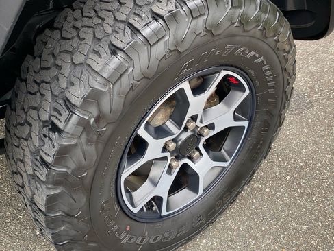 Used 2022 Jeep Wrangler Unlimited Rubicon w/ Safety Group image 21