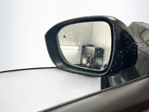 Used 2023 Nissan Rogue SV AWD/4WD image 16
