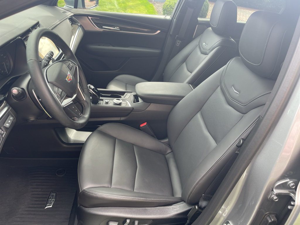 Used 2026 Cadillac XT5 Sportv w/ LPO, Floor Liner Package AWD/4WD image 16