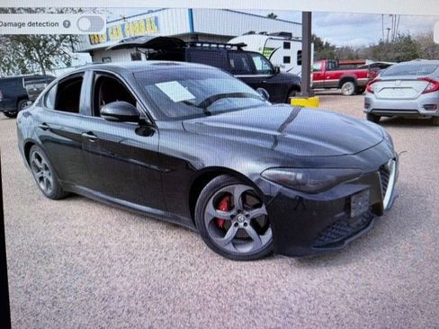 Used 2018 Alfa Romeo Giulia image 2