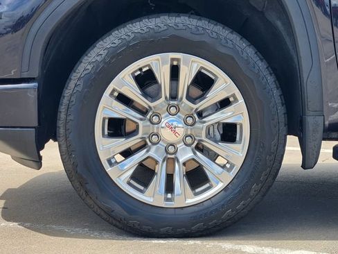 Used 2024 GMC Sierra 1500 Denali w/ Technology Package AWD/4WD image 10
