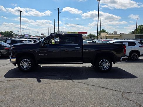 Used 2024 Chevrolet Silverado 2500 LTZ w/ LTZ Premium Package AWD/4WD image 4