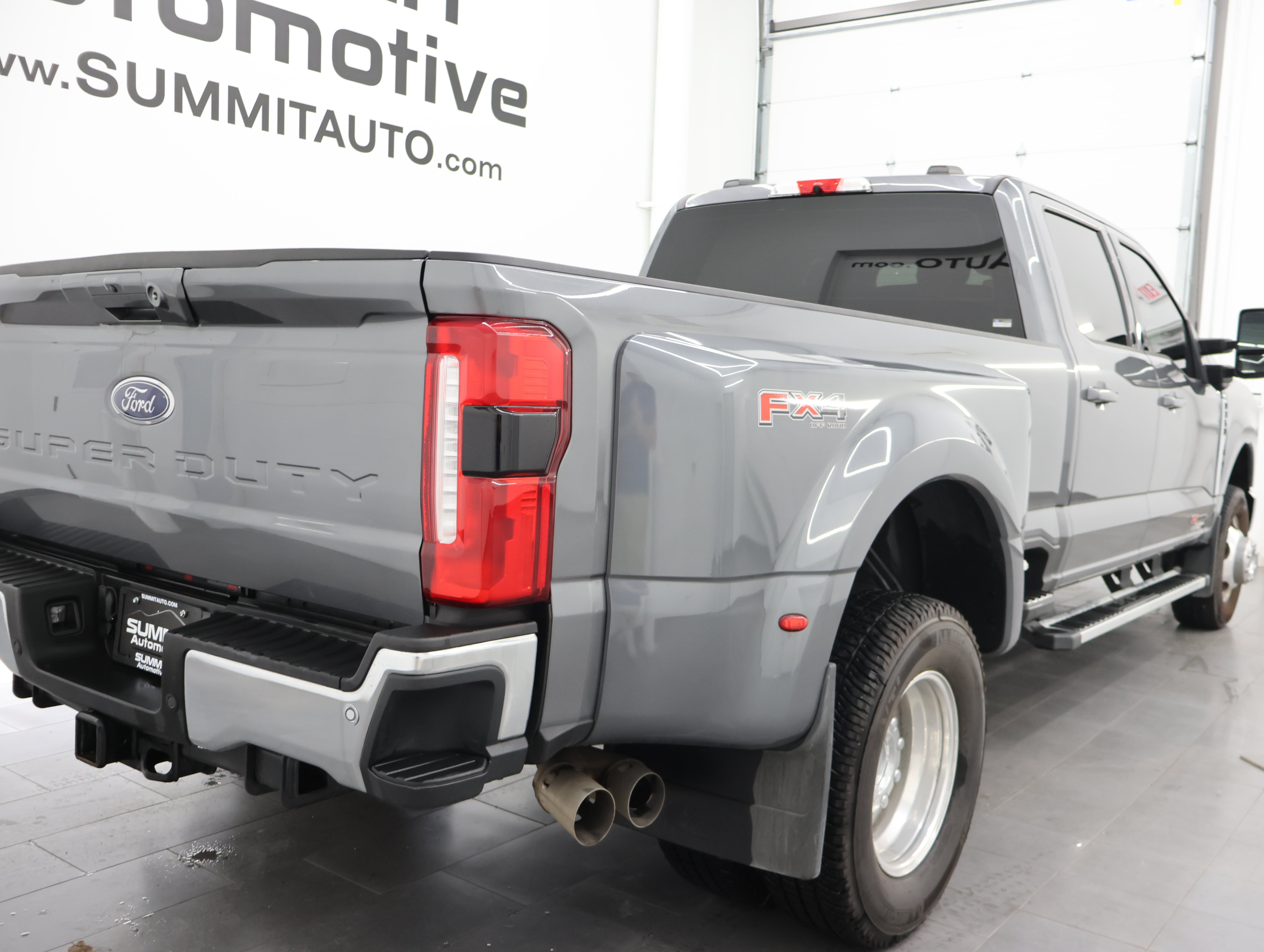 Used 2025 Ford F350 Lariat AWD/4WD image 3