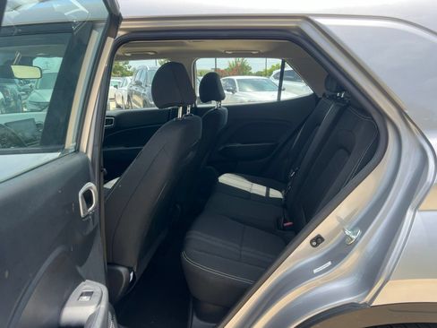 Used 2025 Hyundai Venue SEL FWD image 16