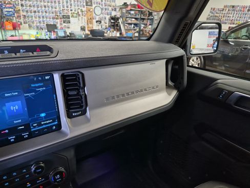 Certified 2025 Ford Bronco Outer Banks AWD/4WD image 19