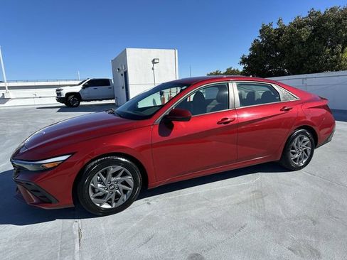 Used 2023 Nissan Rogue SV image 21