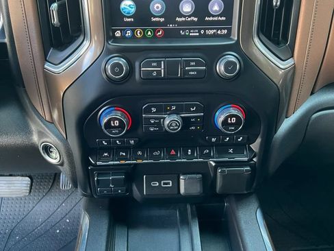 Used 2021 Chevrolet Silverado 1500 High Country w/ Technology Package AWD/4WD image 17