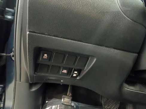 Used 2014 Nissan Pathfinder S FWD image 36