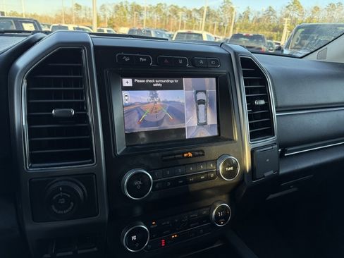 Used 2019 Ford Expedition Max Platinum image 17