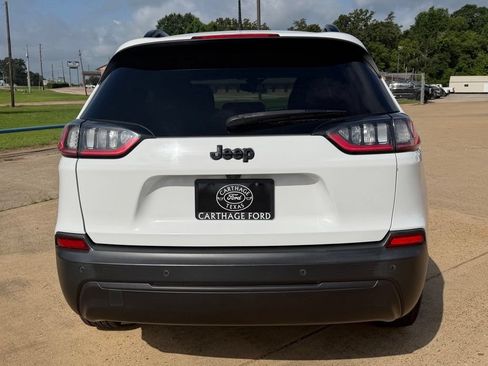 Used 2021 Jeep Cherokee Latitude Plus FWD image 3
