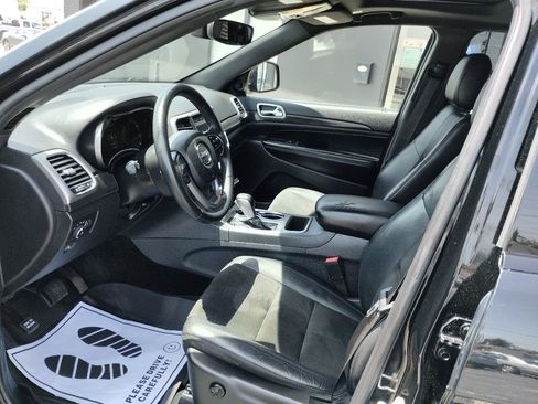 Used 2018 Jeep Grand Cherokee Altitude AWD/4WD image 37