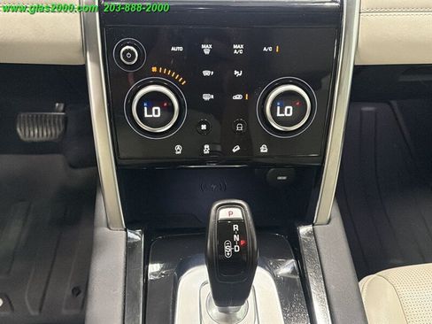 Used 2020 Land Rover Discovery Sport SE AWD/4WD image 30