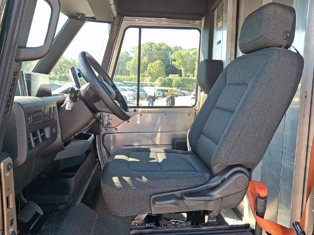 Used 2024 Chevrolet Brightdrop 400 w/ Commercial Equipment Package AWD/4WD image 2