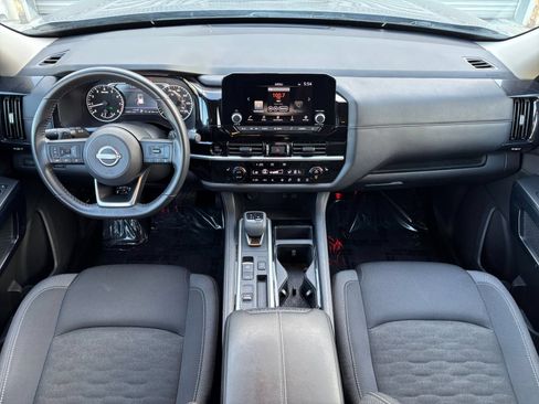 Used 2025 Nissan Pathfinder SV FWD image 36