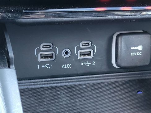 Used 2023 Jeep Grand Cherokee L Laredo image 13