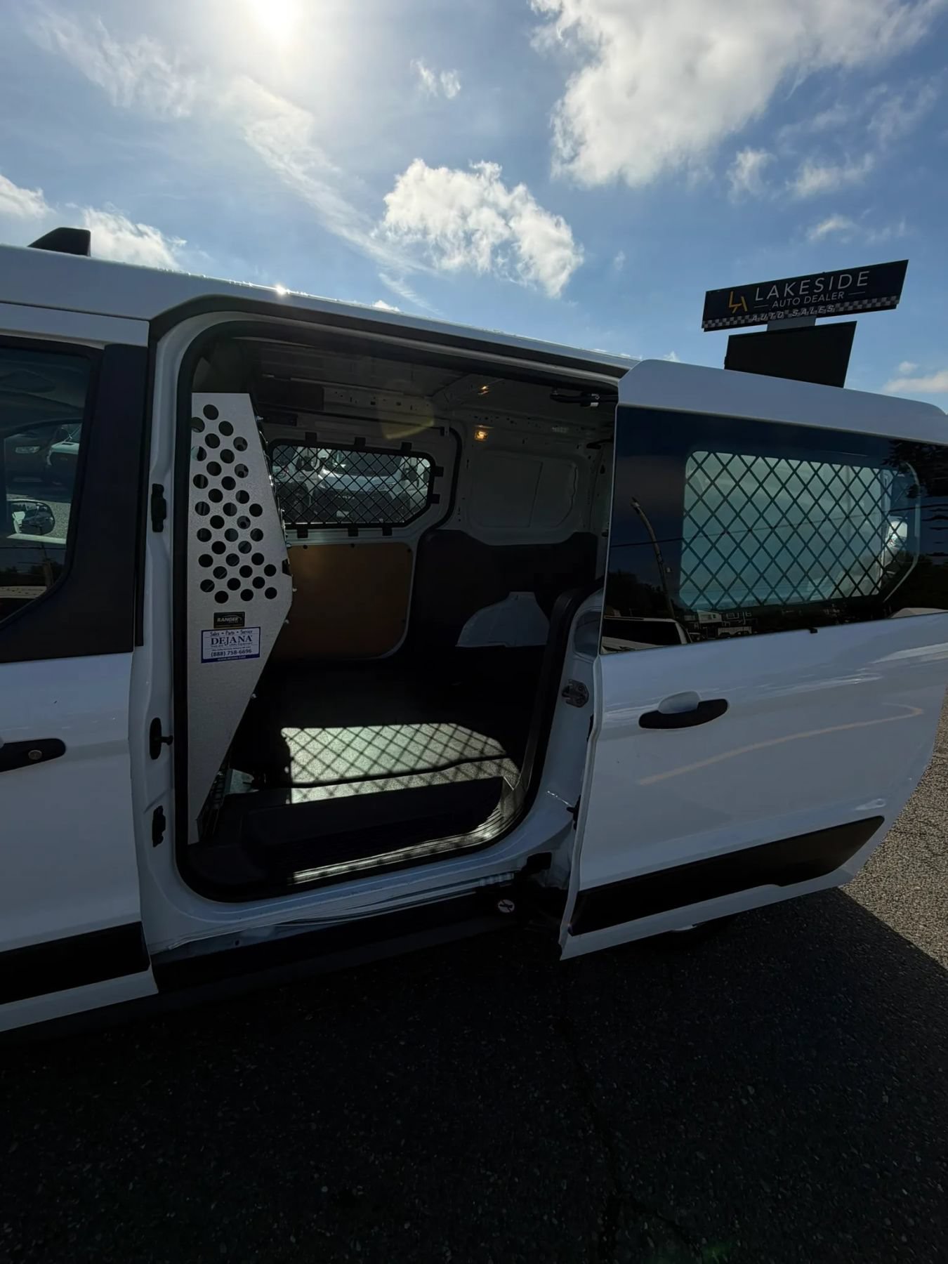 Used 2022 Ford Transit Connect XL FWD image 27