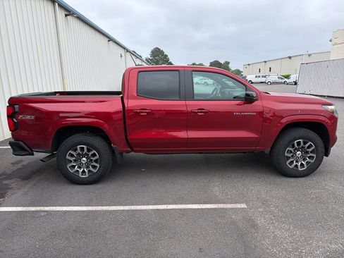 Used 2026 Chevrolet Colorado Z71 w/ Technology Package AWD/4WD image 6