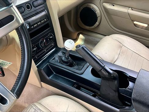 Used 2006 Ford Mustang GT RWD image 14