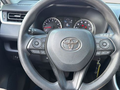 Used 2021 Toyota RAV4 LE FWD image 13