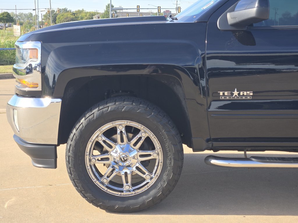 Used 2018 Chevrolet Silverado 1500 LT w/ Texas Edition AWD/4WD image 28