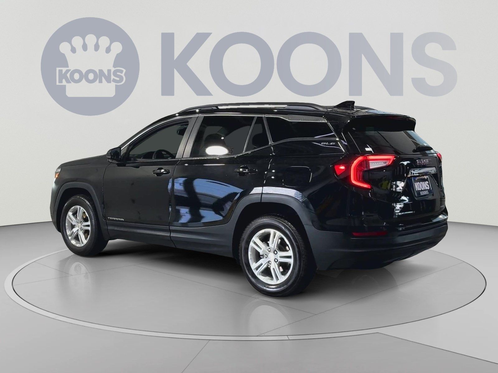 Used 2023 GMC Terrain SLE w/ Driver Convenience Package AWD/4WD image 8