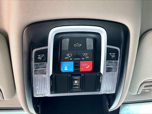 Used 2024 RAM 2500 Laramie w/ Safety Group AWD/4WD image 32