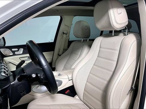 Used 2023 Mercedes-Benz GLS 450 4MATIC image 25