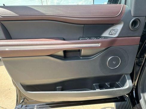 Used 2024 Ford Expedition Max Limited image 23