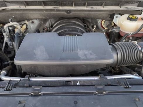 Certified 2024 GMC Yukon XL SLT RWD image 29