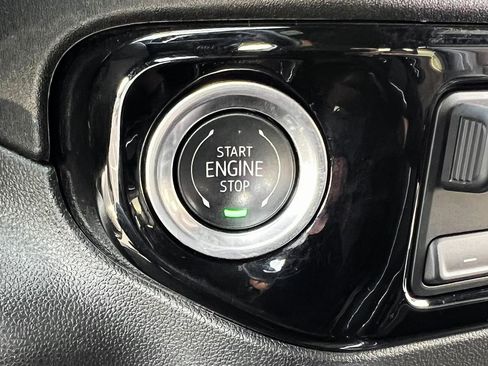 Used 2024 Chevrolet Silverado 2500 High Country image 8